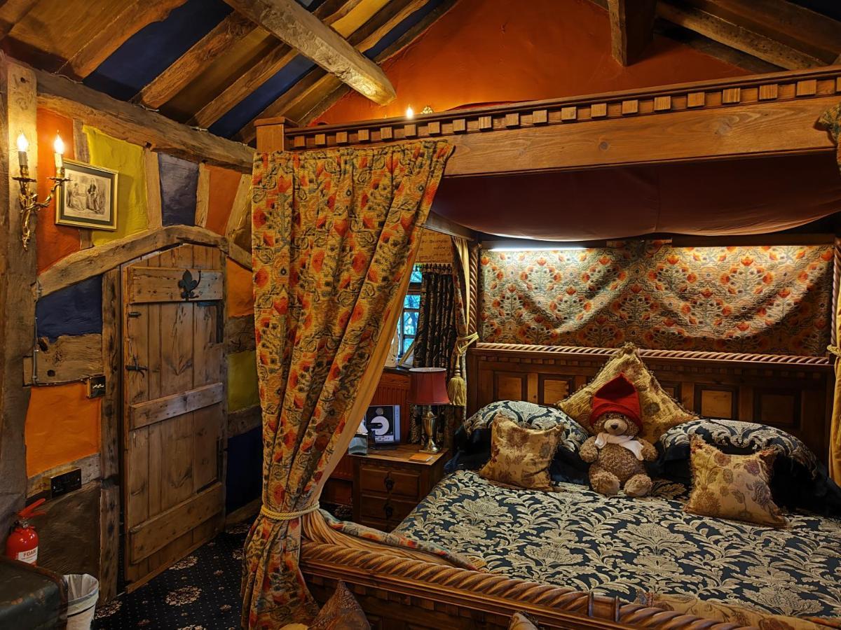 Wizards Thatch Luxury Suites Alderley Edge Extérieur photo