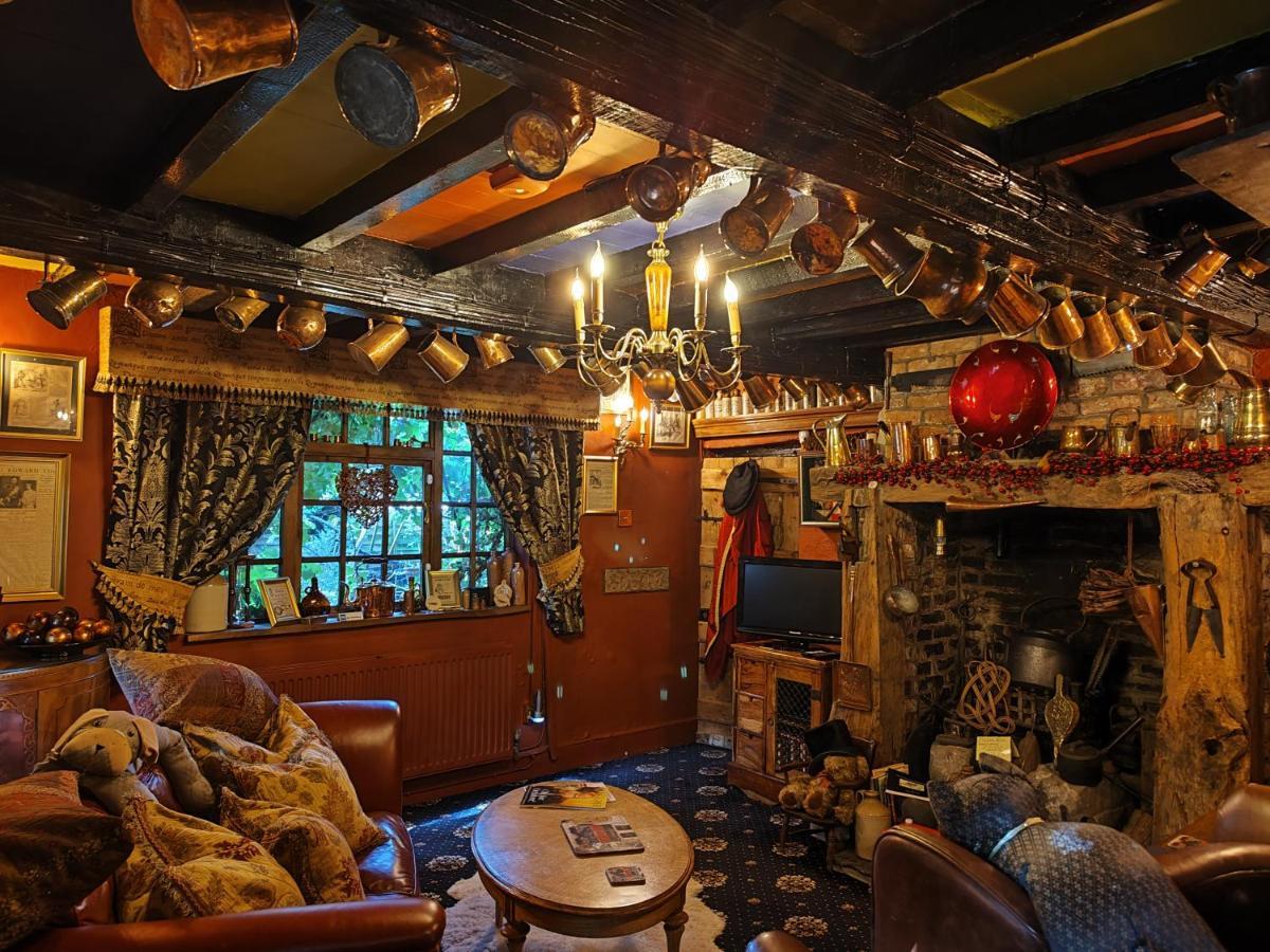 Wizards Thatch Luxury Suites Alderley Edge Extérieur photo