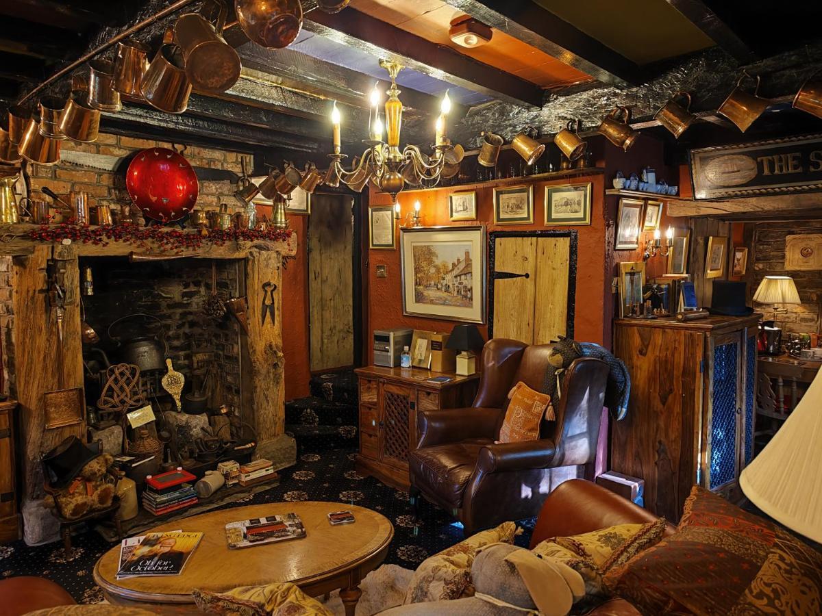 Wizards Thatch Luxury Suites Alderley Edge Extérieur photo