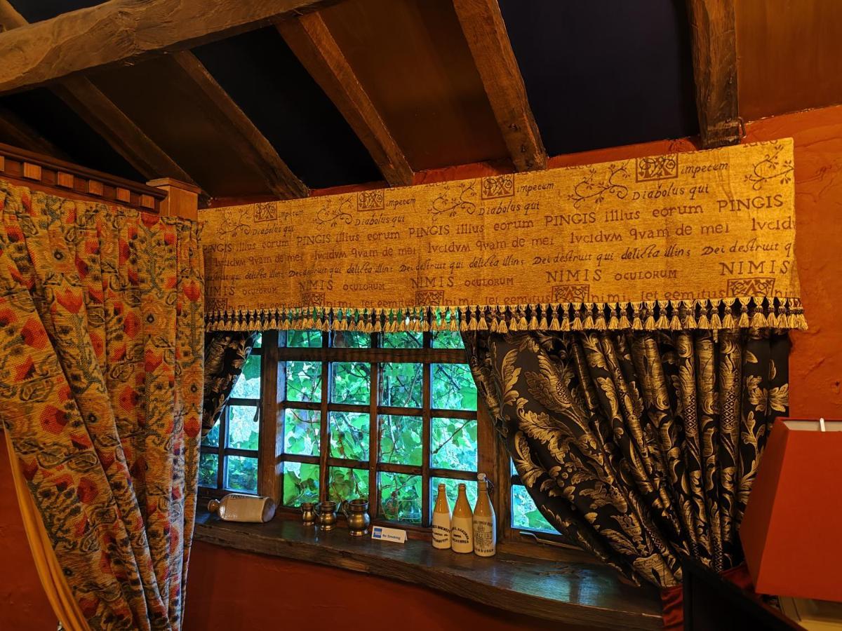Wizards Thatch Luxury Suites Alderley Edge Extérieur photo