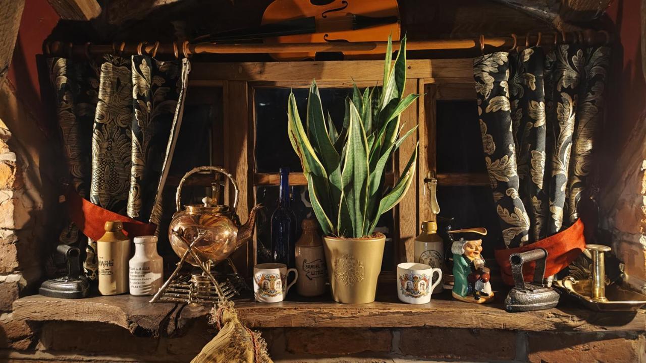 Wizards Thatch Luxury Suites Alderley Edge Extérieur photo
