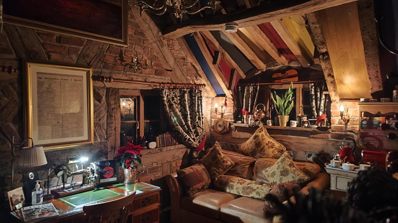 Wizards Thatch Luxury Suites Alderley Edge Extérieur photo