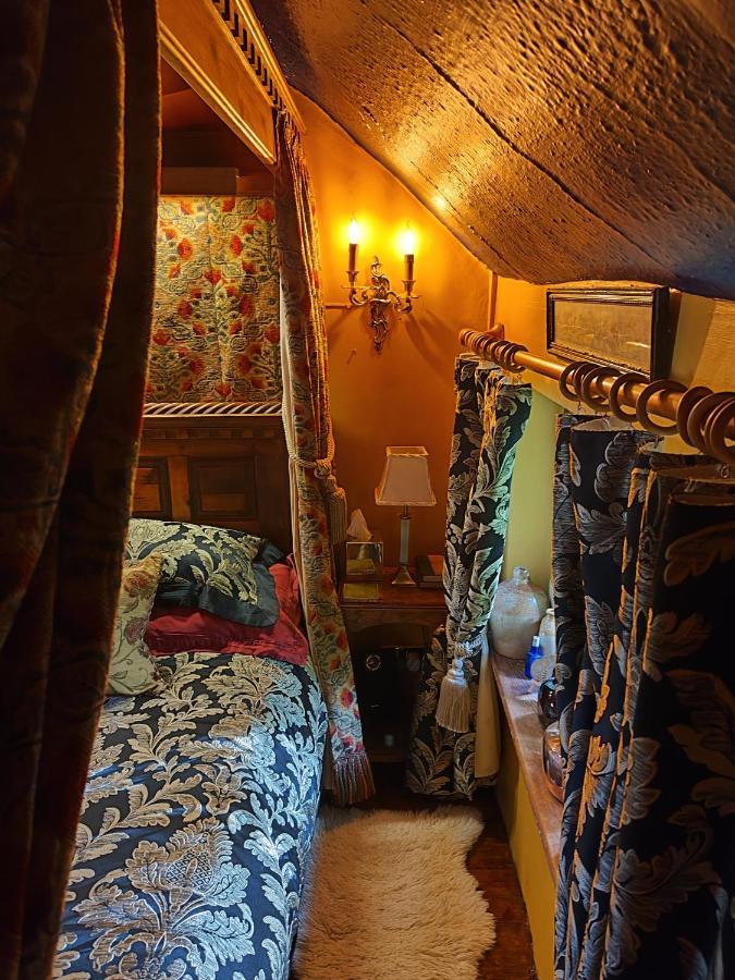 Wizards Thatch Luxury Suites Alderley Edge Extérieur photo